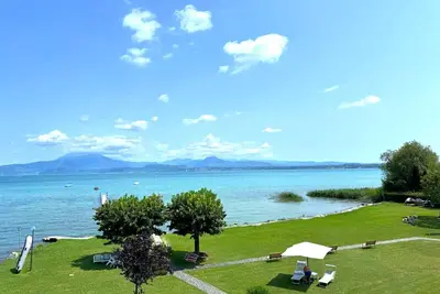 Image de Sg Family - LakeSide Apartment