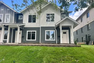 Image de 402 Spacious 3 Bedroom Townhouse