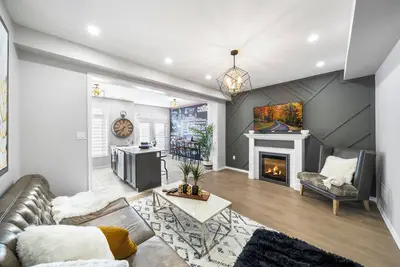 Image de Modern 4 Level home-Game room/Parking/Near Airport