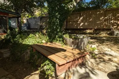 Image de Nature's Bounty Cabin: Explore, Relax, Reconnect by RedAwning