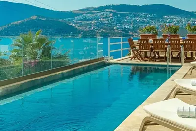 Image de Award Winning Panoramic 4-bed/bath villa 100 m. from beach, pool, jacuzzi, sauna