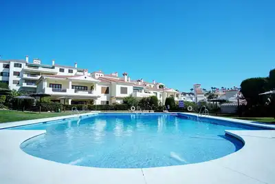 Image de Deluxe sea view penthouse, 2 pools & parking, walk to amenities @ Los Castillos
