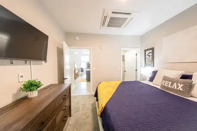 Image de King Bed, Free Parking, Near Stadium