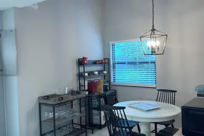 Image de Adorable Beach home in the heart of Jacksonville Beach!