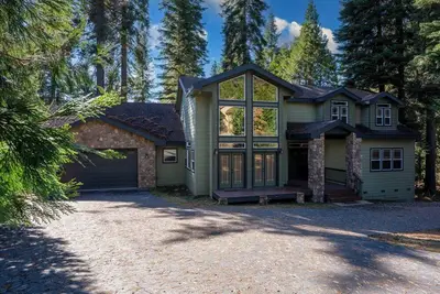 Image de Timber Lodge | 5 Min to Shaver Lake!
