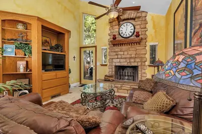 Image de A Tuscan Adventure in California! 3 Bdr Sleeps 8