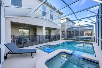 Image de Near Disney Beautiful Champions Retreat home, Private Pool Spa, Bbq, Game room