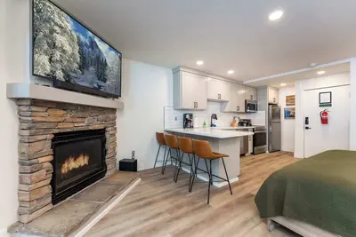 Image de Elmer's Hideout - Fully Renovated Yosemite Escape!
