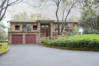Image de Sonora Splendor – Stately 3 Bdr on Secluded Lot!