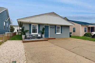 Image de Coastal home close to beach and local attractions with W/D & Ac