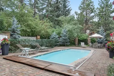 Image de Truly a Vail Favorite! Amazing Location in Vail with Amenities. Plan Ahead for Summer or Fall!