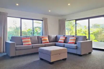 Image de Hosts on the Coast Hillview Hideaway
