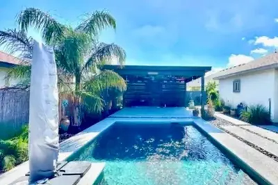 Image de North Brownsville home with pool and pergola. \nBeautiful backyard oasis feeling.