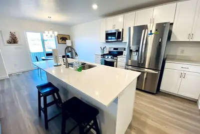 Image de Lehi Retreat | Massage* | Sleeps 7 | Bbq
