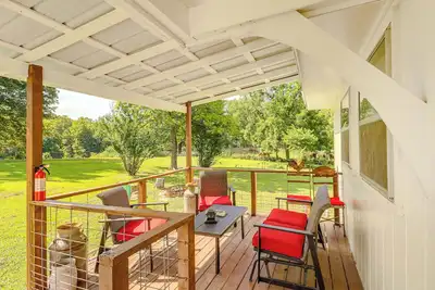 Image de Horses Welcome: Marble Falls Home w/ Grill!
