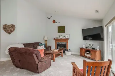 Image de #StayinMyDistrict Heron Lake Hideaway w/Hot Tub