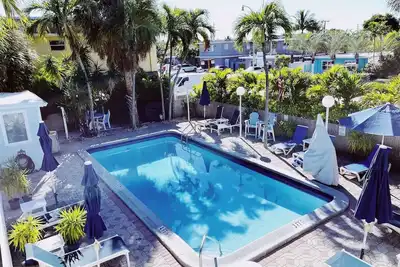 Image de Deluxe Double Apt - Pool, Free Parking, Walk to Beach & Dining