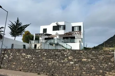 Image de Maison de vacances 'Refúgio Dourado' avec vue sur les montagnes, terrasse privée et Wi-Fi