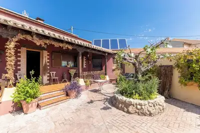 Image de Maison rurale 'El Tinao De La Petra' avec piscine privée, Wi-Fi et climatisation