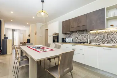 Appartement \"Casa Del Bosco\" avec vue sur les montagnes, terrasse privée et Wi-Fi