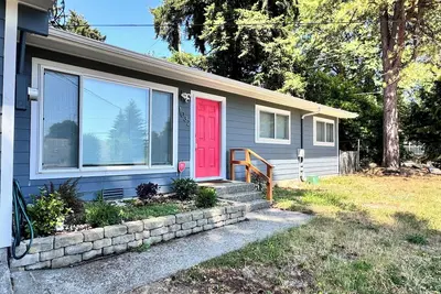 Image de Charming 3-bedroom house with Ac and in peaceful city Des Moines near the Marina