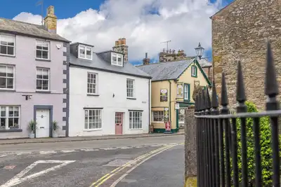 Image de Stunning Grade 2 Listed Cottage that sleeps 8 in the heat of Kirkby Lonsdale