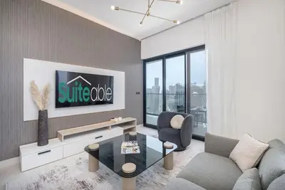 Image de Canal front apartment with Burj Khalifa view