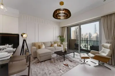 Image de Exquisite Marina Living apartment by Suiteable