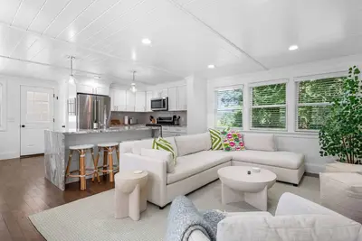 Image de Enjoy Cape Fun a dog-friendly Hyannis with central Ac and a beach parking pass