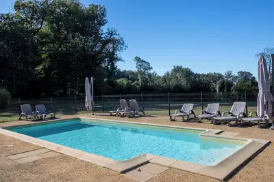 Image de Maison de vacances 'Le Petit Pech' avec piscine partagée, terrasse privée et Wi-Fi