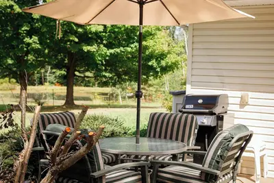 Image de Cozy stay on 10acres. Walk to the lake any season: Swim, Fish, Wine, Ski, Relax.