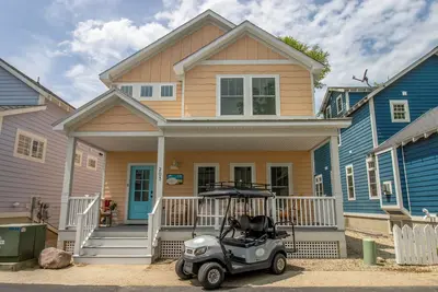Image de Brand-new 5-bedroom home with stunning amenities in Beachwalk