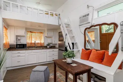 Image de 1 br, South Austin, Eco Friendly | Yellowstar