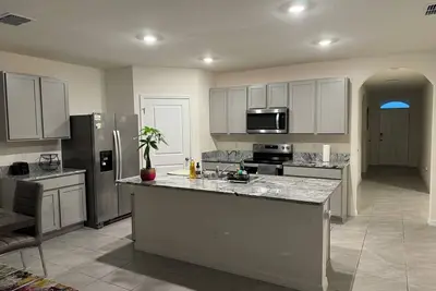 Image de Vibrant suburban getaway