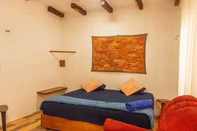 Image de Habitación en casa rústica