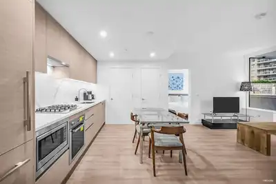 Image de Brand New 1b+1b Condo\/New West