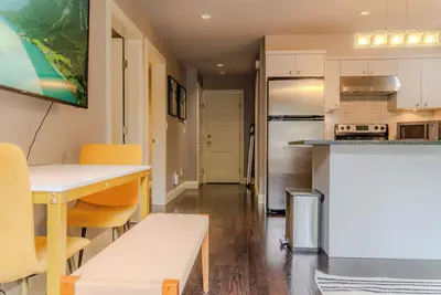 Image de Heart of Vancouver Cambie Village Mins to Downtown