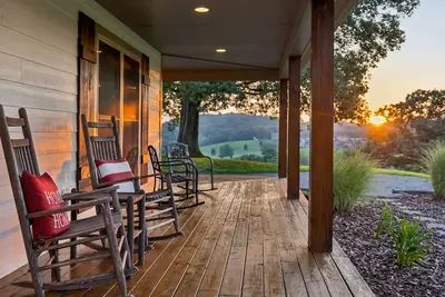 Image de Brand New listing - Sunset Cabin