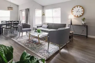 Image de Apple Parmer – 3br/2ba w/ Walkable Dining & Parks