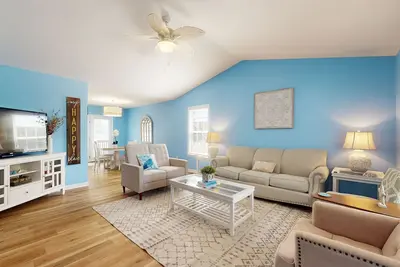 Image de Dog friendly coastal retreat with short walk to the beach and enclosed yard
