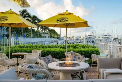 Image de Oceanview Balcony King Suite at Oceans Edge Key West, Sunset Cruises