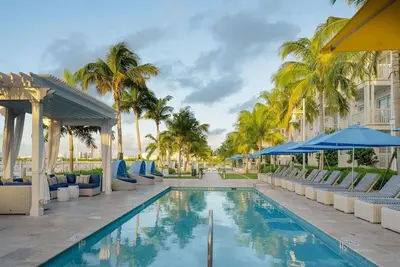 Image de Serene Retreat w/ Waterfront Balcony & Easy Access to Paddleboarding