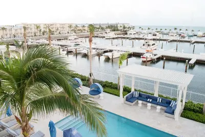 Image de Elegant Resort Room w/ Paddleboards, Kayaks & Breathtaking Oceanviews