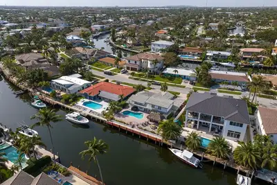 Image de Waterfront Home | Pool | Hot Tub | Private Dock!