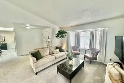 Image de The Skylight Haven - Beautiful Home in Summer Lake