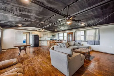 Image de 3br Hilltop Retreat | Fire pit | Panoramic Views