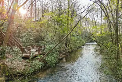 Image de Hemlock Hideaway on the Creek - Nearby creek and much more!