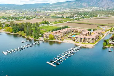 Image de Lakeside Elegance: 3-Bedroom Condo at Barona Beach