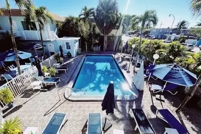 Image de Homely 2 Bedroom Apt - Pool, Free Parking, Steps to Beach