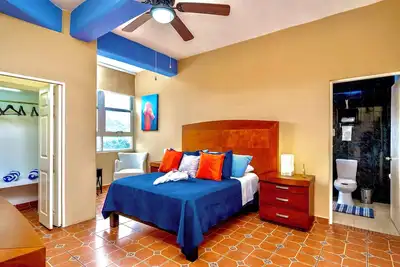 Image de Romantic Zone one bedroom, one bathroom, third floor view condo